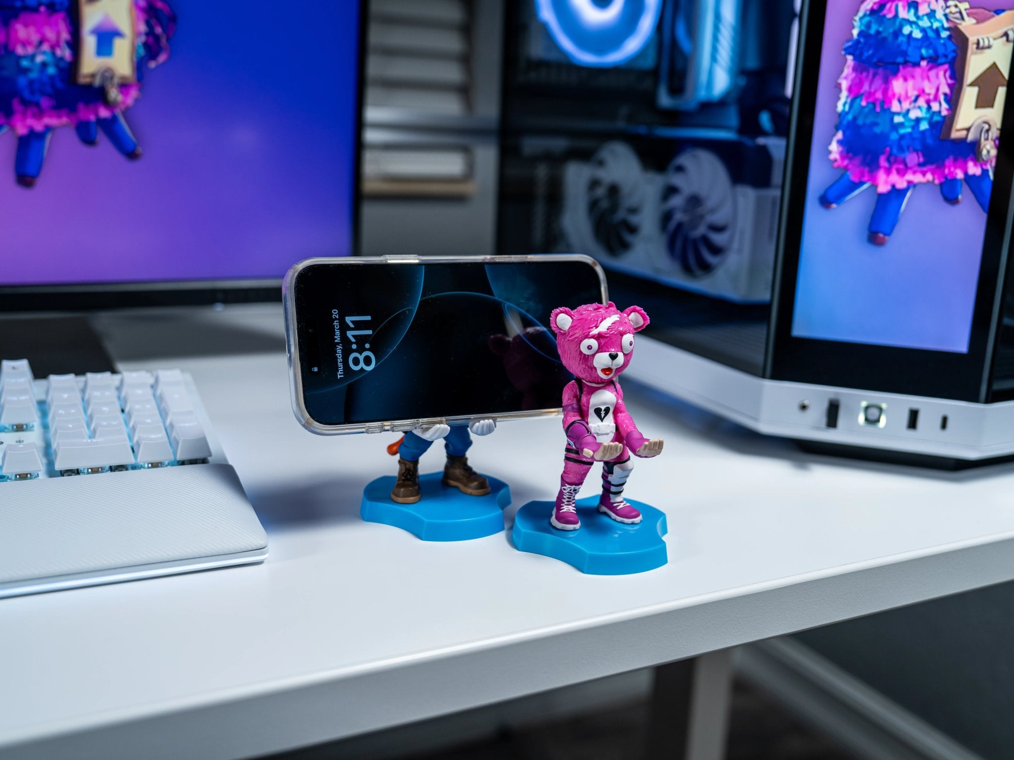 Fortnite フォートナイト ニャッスル イヤホンホルダー＆スマホ
