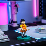 Cable Guys Holdems Squid Game Young-Hee Mini Phone Stand and Device Holder
